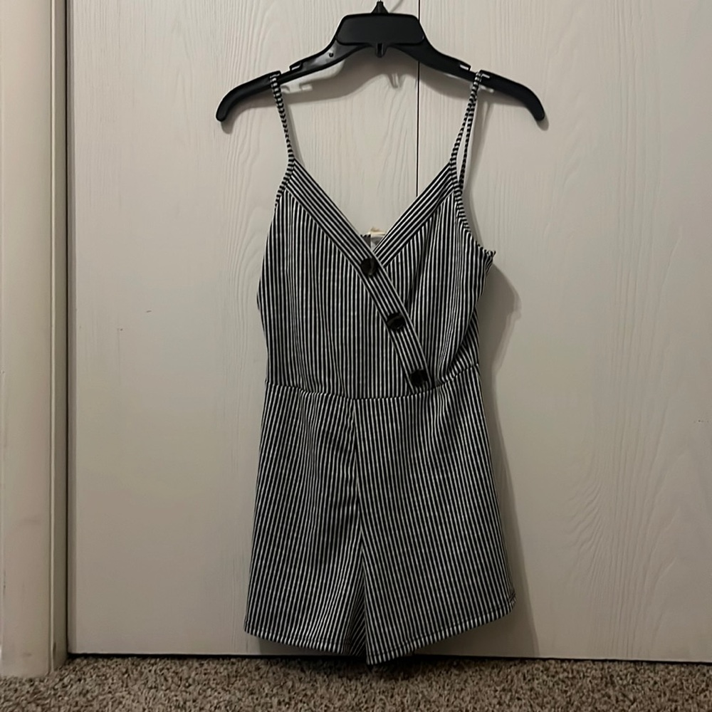 WOMENS SIZE S BLACK AND WHITE STRIPED ROMPER